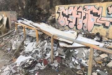 Estado de total abandono de la calle que une Eucaliptos II con la zona industrial Ajimar, en el Valle de Jinámar (Foto TA)